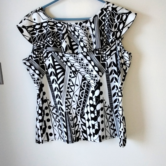 Ladies black and white ruffled top - Picture 5 of 5